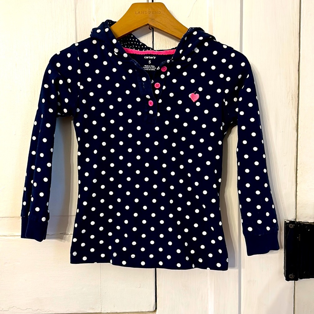 Girl’s size 5 Carter’s hooded pullover, blue and white polka dot. So cute!